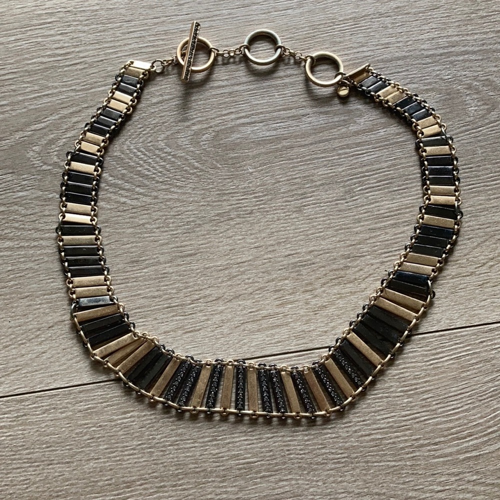 EUC kenneth cole gold and black necklace with 💎